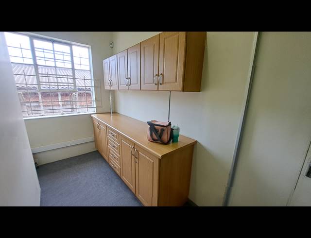 83M² OFFICE TO LET IN KULEKA